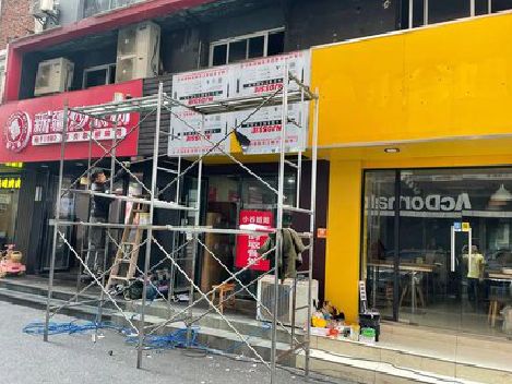 平江制作广告招牌如何避免它发黄？